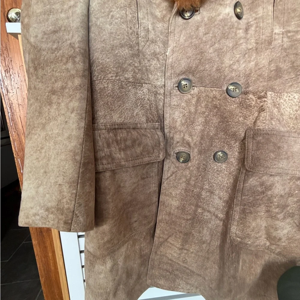 Brown Fur Collar Coat - Picture 7 of 16